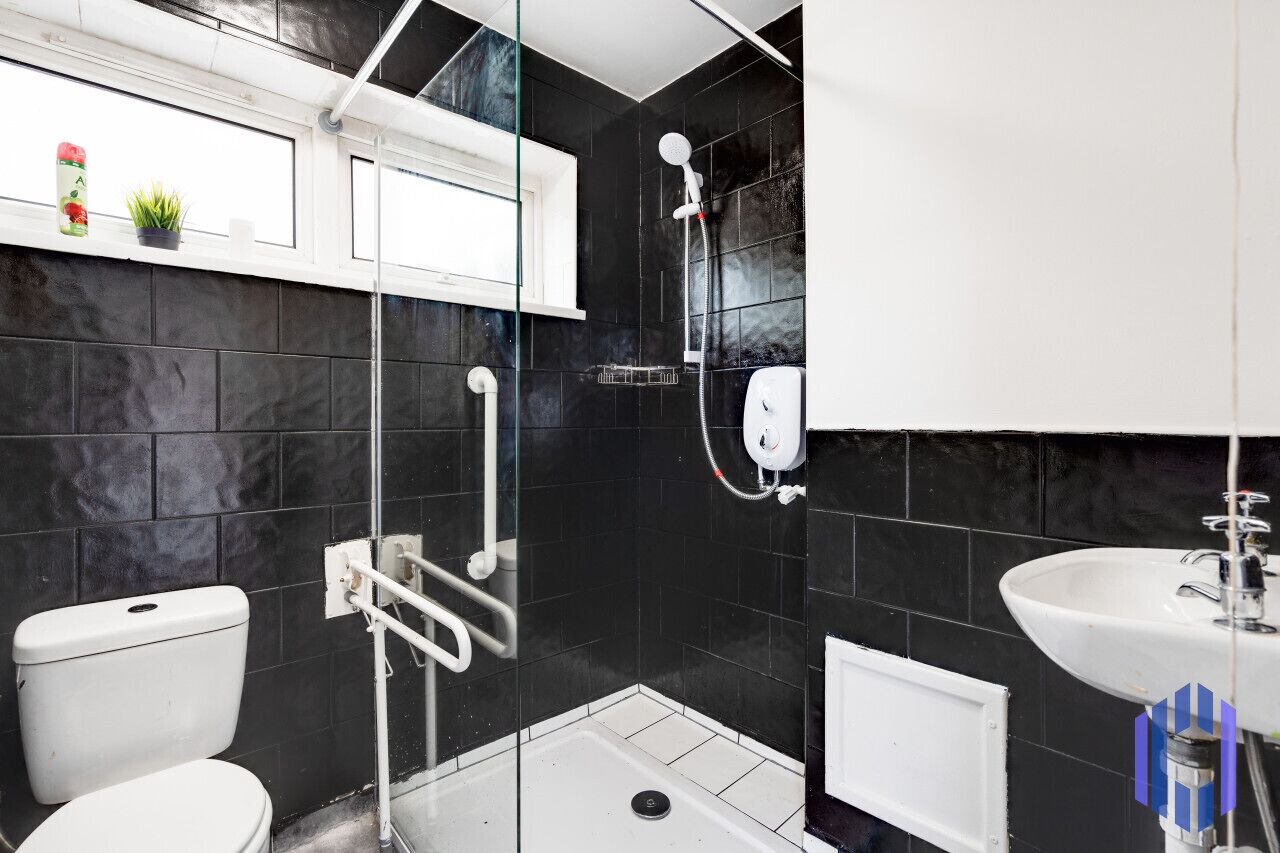 Sèche-cheveux, serviettes fournies