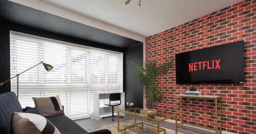 Haven Noir by CEFAS - Pool Table - City & Man Utd