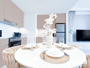 Khu vực ăn uống tại phòng