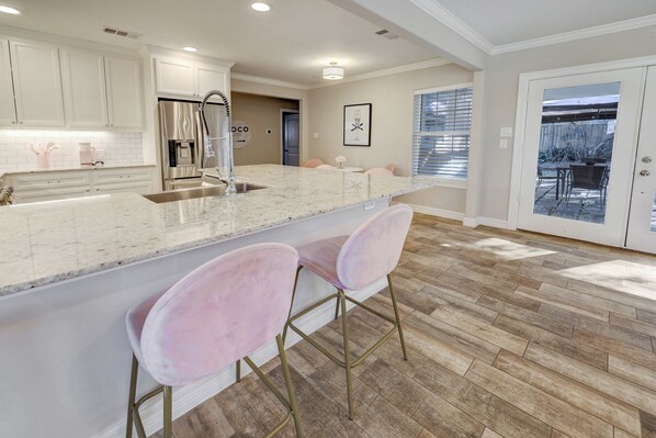 المنشأة من الداخل