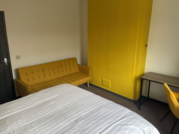 2 bedrooms, WiFi, bed sheets