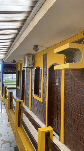 Televisión LCD de 32 pulgadas con canales digitales 