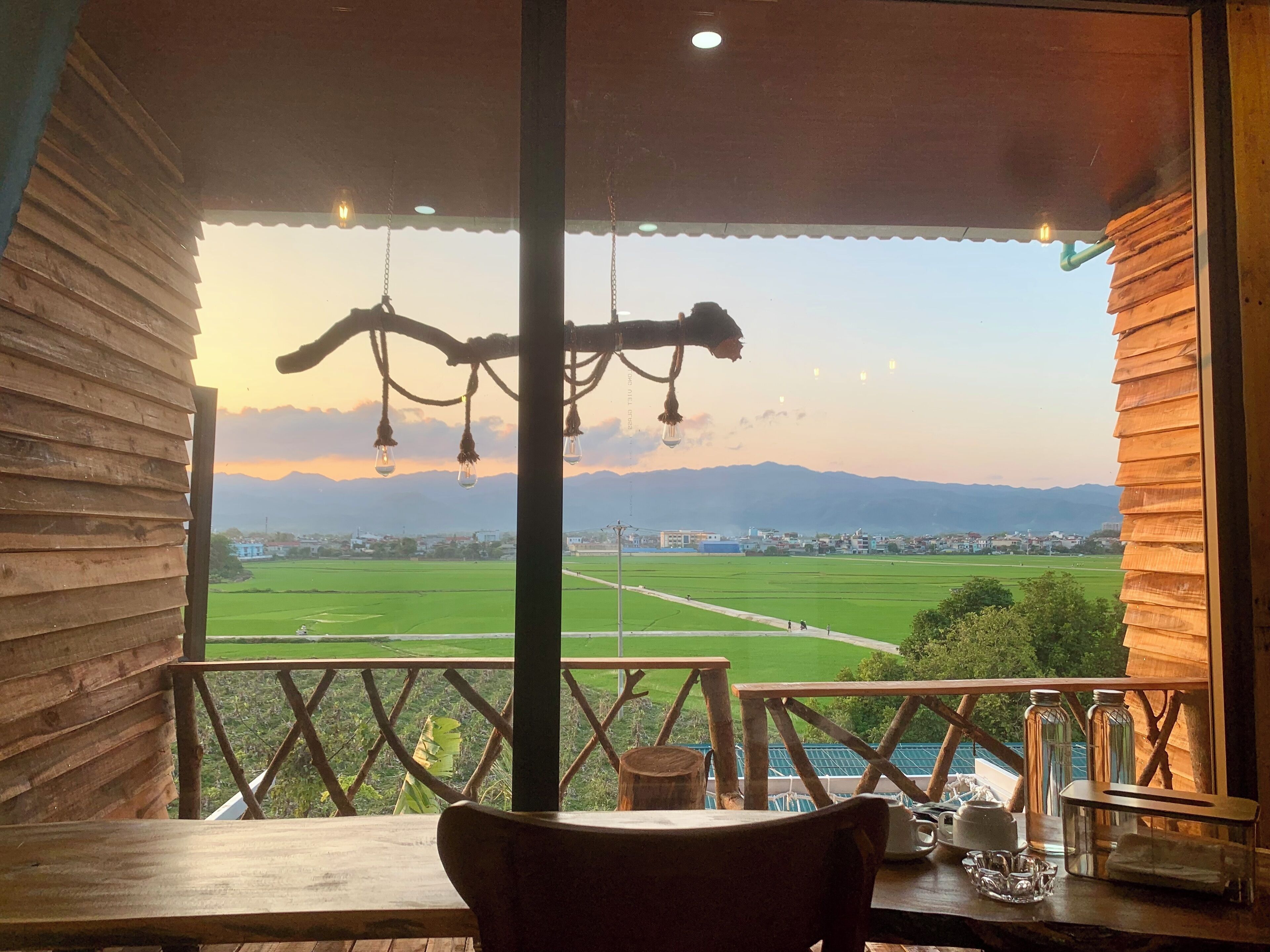 Hypo-allergenic bedding, in-room safe, blackout drapes