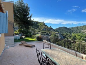 Outdoor dining - Luxus-hideaway für 7 Pers mit Privatpool und Traumblick im Herzen der Provence (Ventabren)