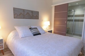 3 bedrooms, iron/ironing board, travel cot, free WiFi - Maison de 3 Chambres Pour 6 à 8 Personnes Avec Garage Fermé. Animaux Acceptés (Lau-Balagnas d'Argelès-Gazost)