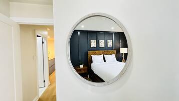 4 chambres, coffres-forts dans les chambres, bureau