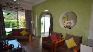 Living area - VILLA TISHKA de charme (Oualidia)