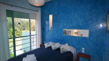 Comfort Villa, Private Pool, Garden View | 3 bedrooms, in-room safe, iron/ironing board, free WiFi