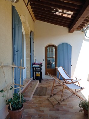 Terrace/patio - Gite Letang de Condi Studio 55 m2 , 4 Pers , Clim , Wifi, Jardin , Terrasse (Mornas)