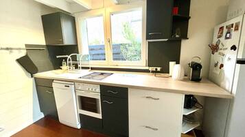 Réfrigérateur, micro-ondes, four, lave-vaisselle