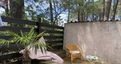 Maison jumelée dans un groupe d'habitations avec deux chambres et grande terrasse extérieure - 486874