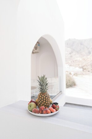 Signature Triple Room, Balcony, Mountain View | Cadar Frette Itali, peralatan tempat tidur premium, busa memori 