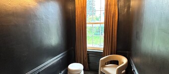 The Macberns Row House (Unit 2)