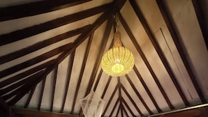 單棟小屋, 河景