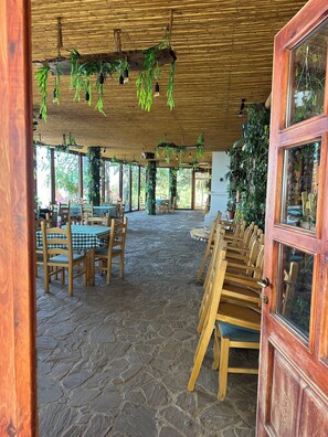 Breakfast, lunch, dinner and brunch served - Dajti Paradise (Dajt)