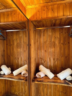 Superior Duplex | Bathroom | Shower, rainfall showerhead, free toiletries, hair dryer - Dajti Paradise (Dajt)