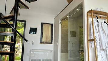 Villa – panorama, terrasse, byutsikt | Italienske Frette-laken, sengetøy av topp kvalitet og memory foam-senger