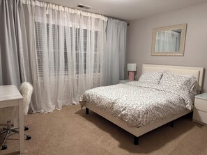 5 Schlafzimmer, Schreibtisch, Bügeleisen/Bügelbrett, kostenloses WLAN