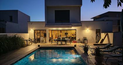 Villa d'Architecte Avec Piscine, Idéal Pour les Familles, 20 minutes des Plages