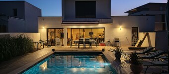 Villa D'architecte Avec Piscine, Idéal Pour les Familles, 20minutes des Plages