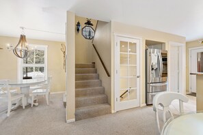 Dining - Walk to town, 1 mi to Gondola, four suites (Breckenridge)