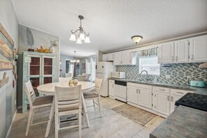 Microwave, oven, stovetop, dishwasher