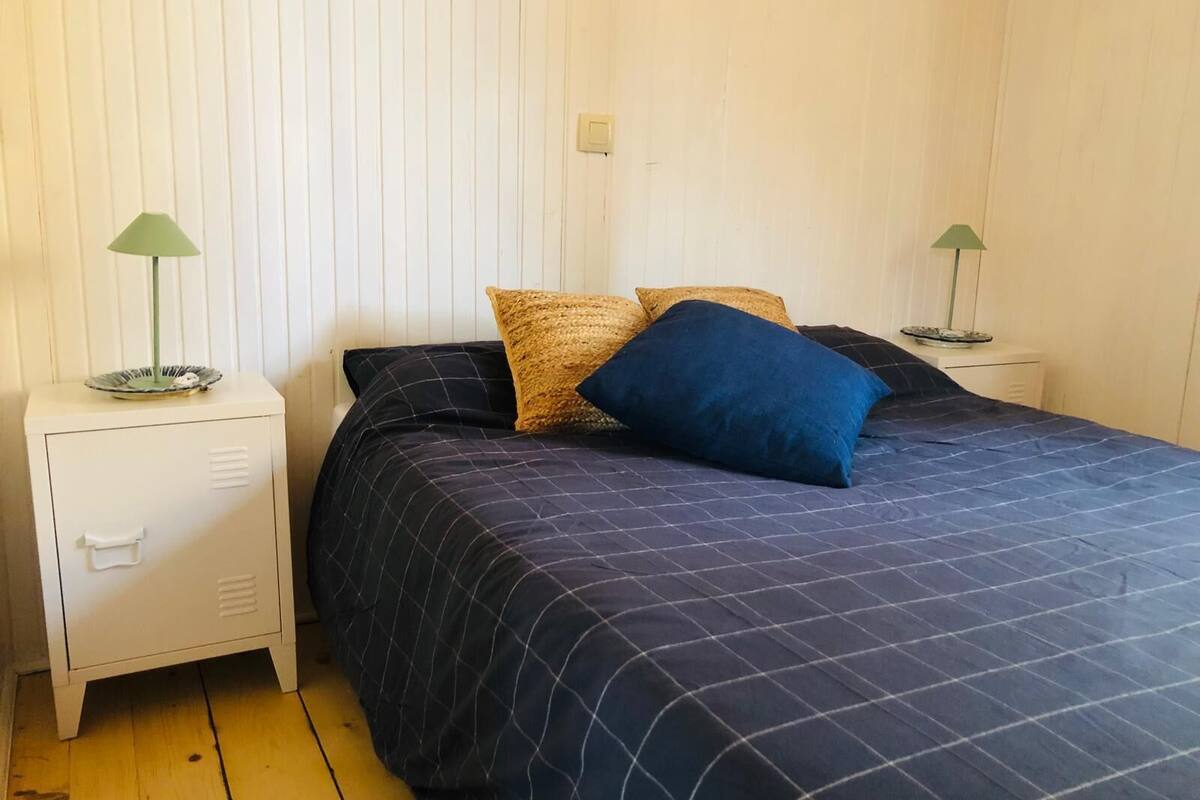 Cottage, vue jardin, côté piste de ski | 1 chambre, coffres-forts dans les chambres, bureau