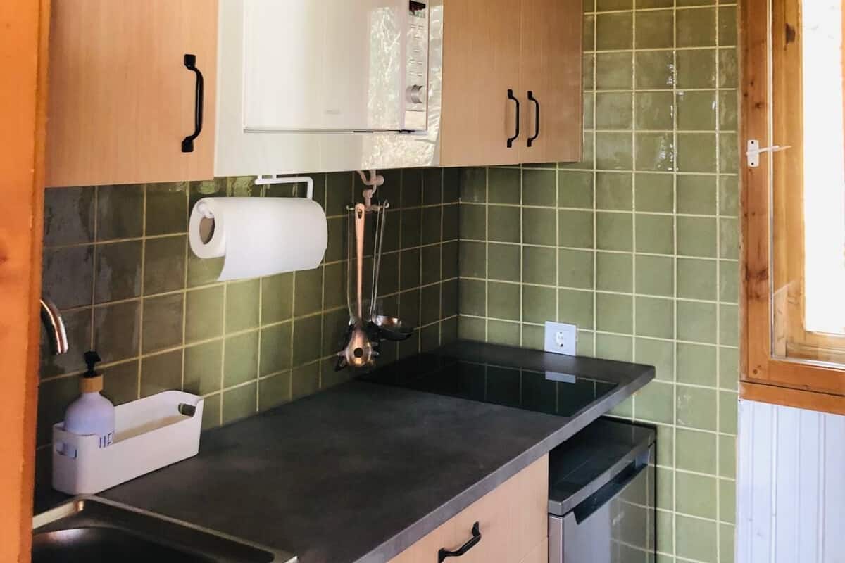 Cottage, cuisine, côté piste de ski | Cuisine privée | Réfrigérateur, micro-ondes, plaque de cuisson, machine à expresso