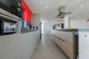 Køleskab, mikrobølgeovn, ovn, opvaskemaskine