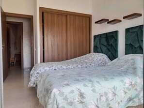 2 chambres, fer et planche à repasser, Wi-Fi gratuit, draps fournis