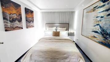 Apartment, Non Smoking, Kitchen | 1 bedroom, iron/ironing board, free WiFi