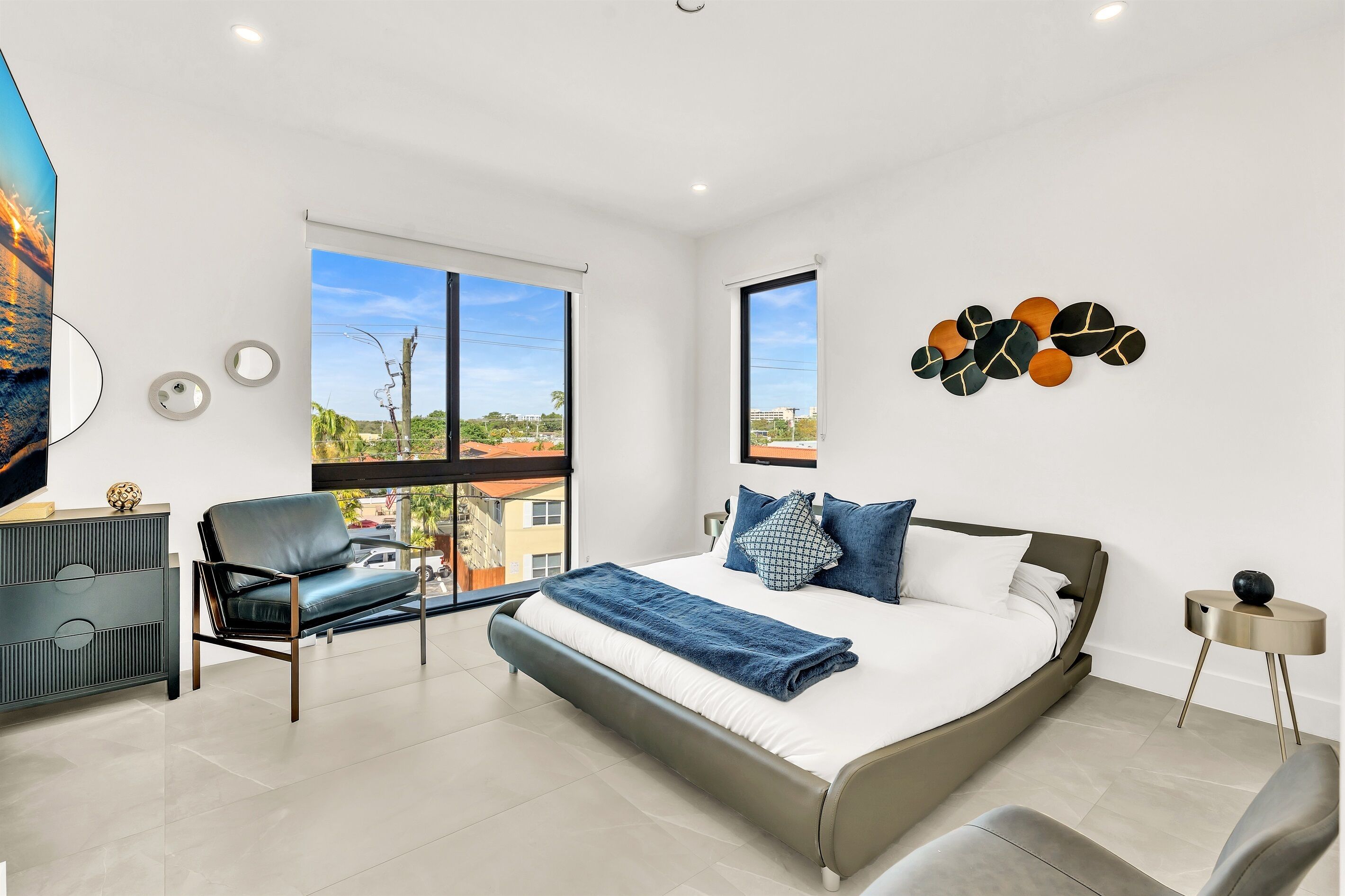 3 chambres, fer et planche à repasser, Wi-Fi, draps fournis