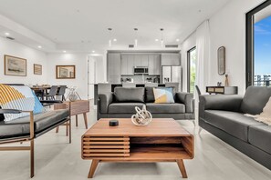 Smart-TV, Tischtennisplatte