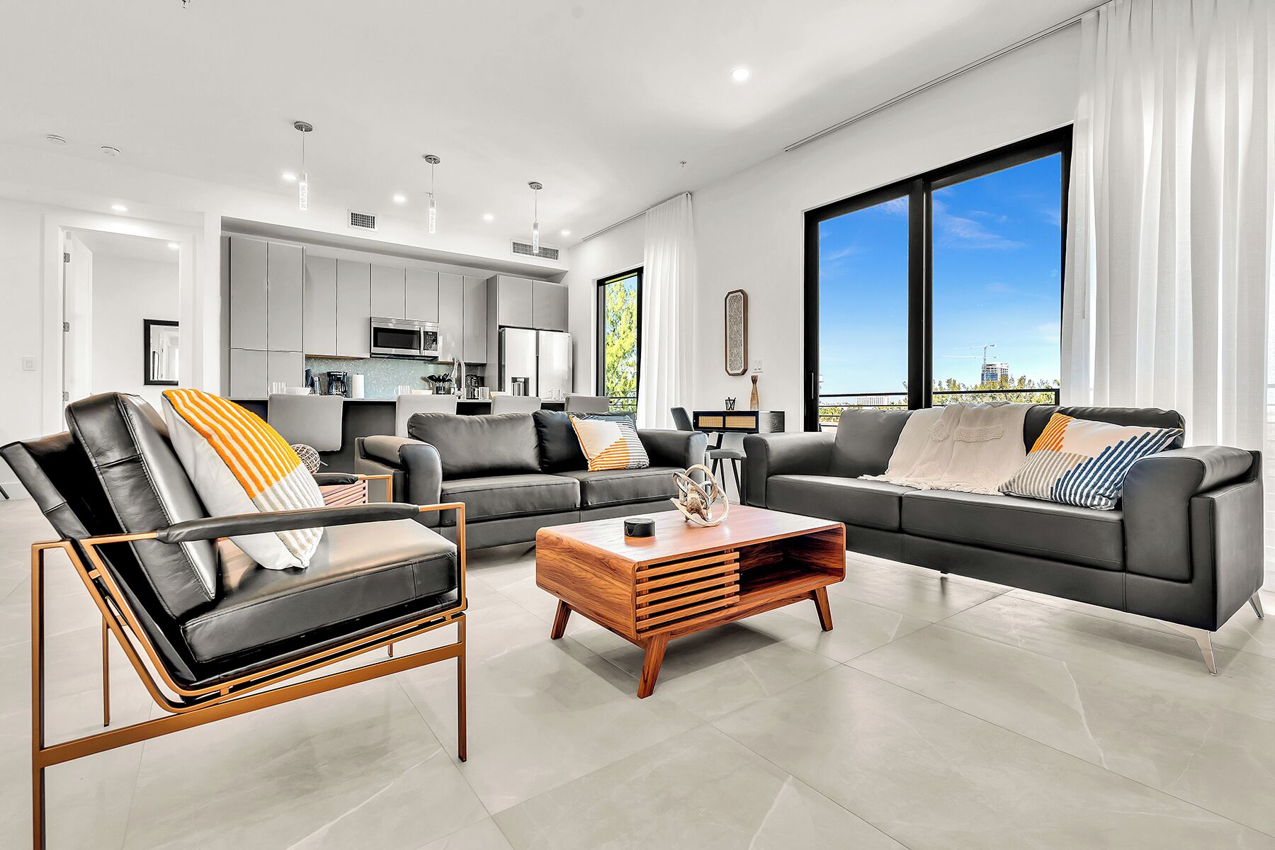 TV connectée, table de tennis de table