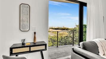 Smart-TV, Tischtennisplatte