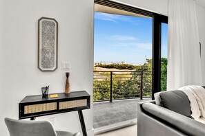 Smart-TV, Tischtennisplatte