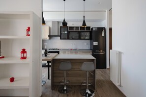 Refrigerador, horno, parrilla de estufa y lavavajillas