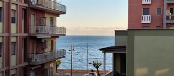 [Sunrise Waterfront] Seaview - Central Apartment - Molfetta