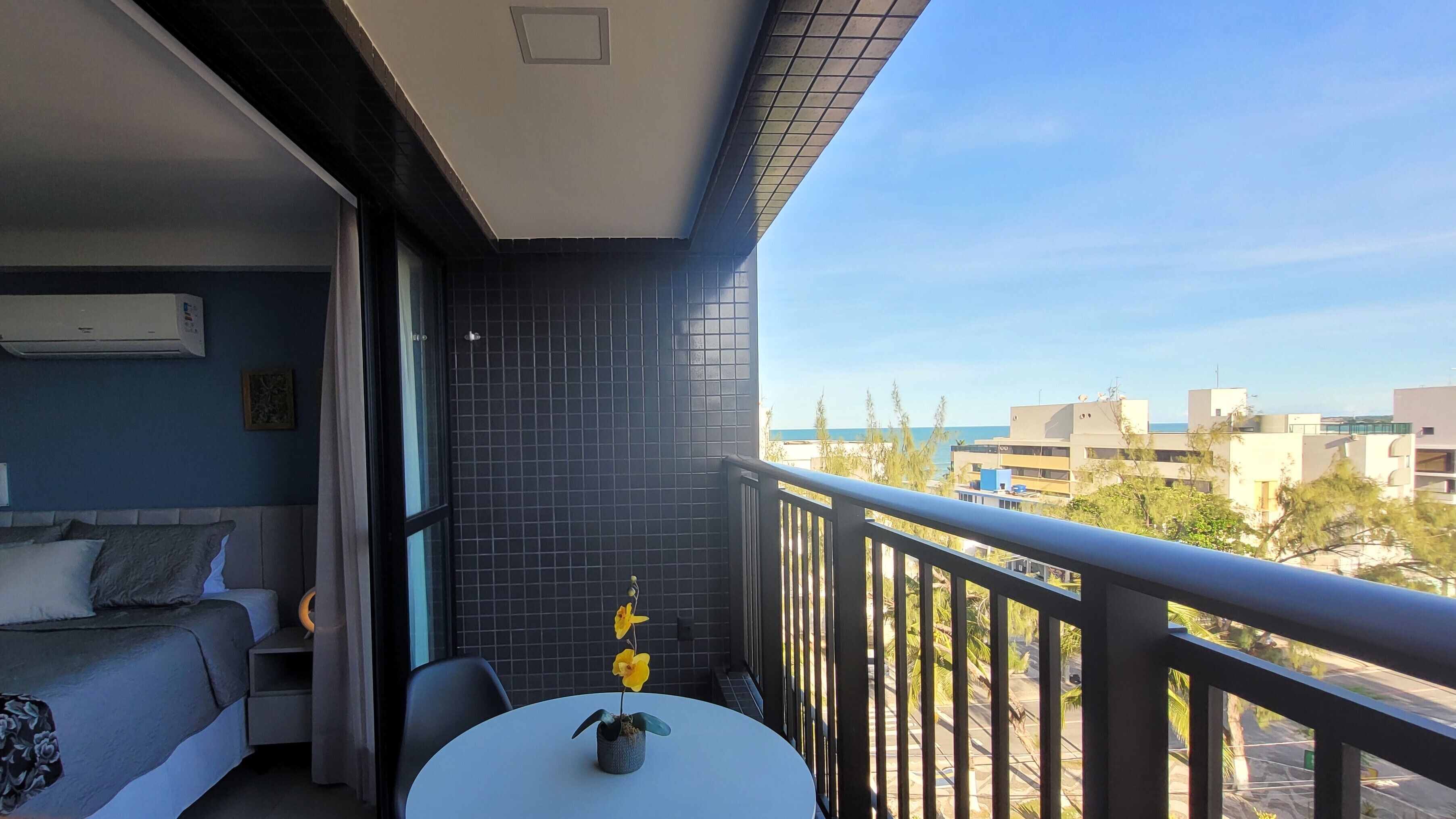 شرفة مسقوفة