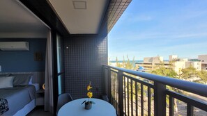 Studio Suite Premium, 1 giường cỡ queen, bếp, quang cảnh một góc biển | Lanai