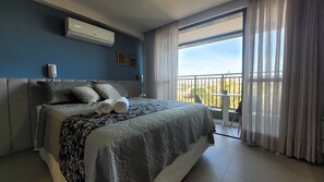 Premium Stüdyo Süit, 1 Büyük (Queen) Boy Yatak, Mutfak, Kısmi Deniz Manzaralı | Anti alerjik yatak takımı, yastık yüzeyli yatak, masa 