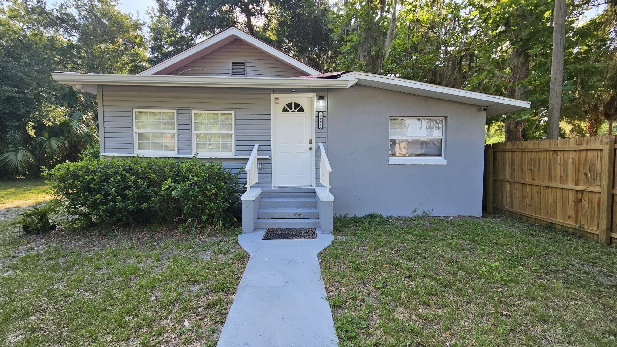 Fully Equipped Cottage, Right Next to Lake Weir