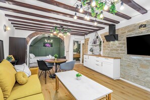 Interior - La Bestia Deluxe Studio Apartment in Old Town Rovinj (Rovinj)