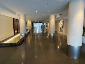 Lobby - Waterfront 2 BD Apartment in the heart of Docklands (Docklands)