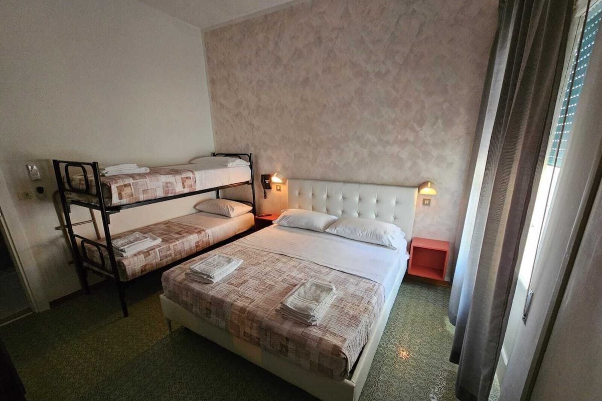 Quadruple Room | Hypo-allergenic bedding, individually decorated, individually furnished