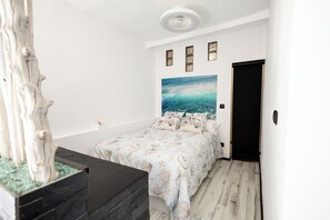 1 chambre, fer et planche à repasser, accès Internet, draps fournis