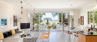 Larnaca Chelidonia Seafront Villa