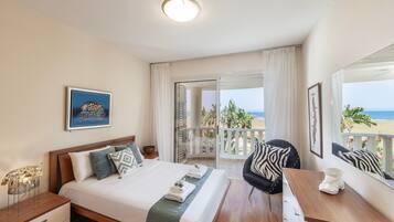 3 bedrooms, in-room safe, iron/ironing board, WiFi (free)