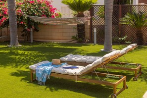 Property grounds - Larnaca Chelidonia Seafront Villa (Meneou)