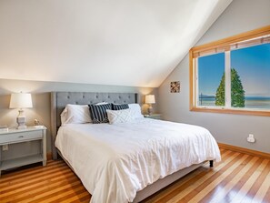 4 bedrooms, desk, iron/ironing board, free WiFi - Large home Close to beach, BBH 8233 (Birch Bay)